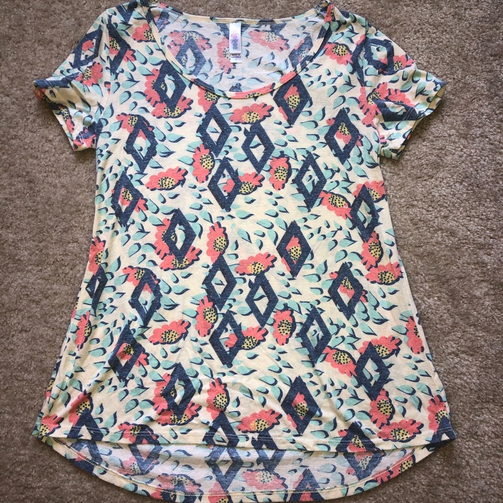 LuLaRoe Classic tee